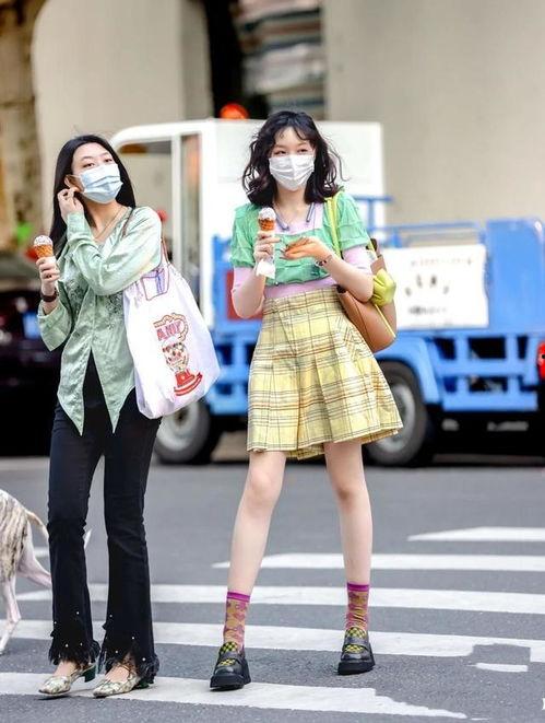 护土穿肉丝袜,护士职业装的新风尚